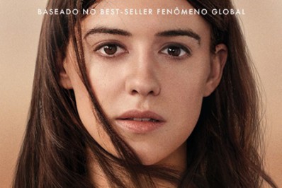 Adaptação do livro 'Um Lugar Bem Longe Daqui' chega aos cinemas nesta quinta-feira