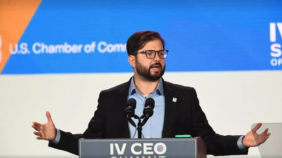 Presidente do Chile afirma que países latino-americanos devem agir para impedir golpe no Brasil 