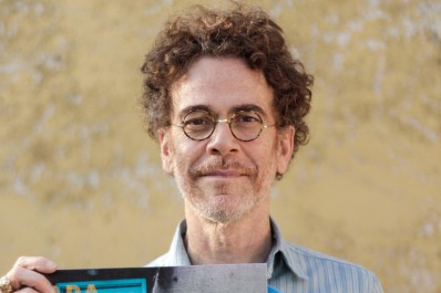 'Atravessei períodos turbulentos, hoje sou um cara mais sereno', avalia Nando Reis