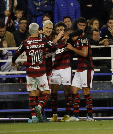 Com atuação impecável, Flamengo fez o Vélez praticamente não criar chances de gol na partida