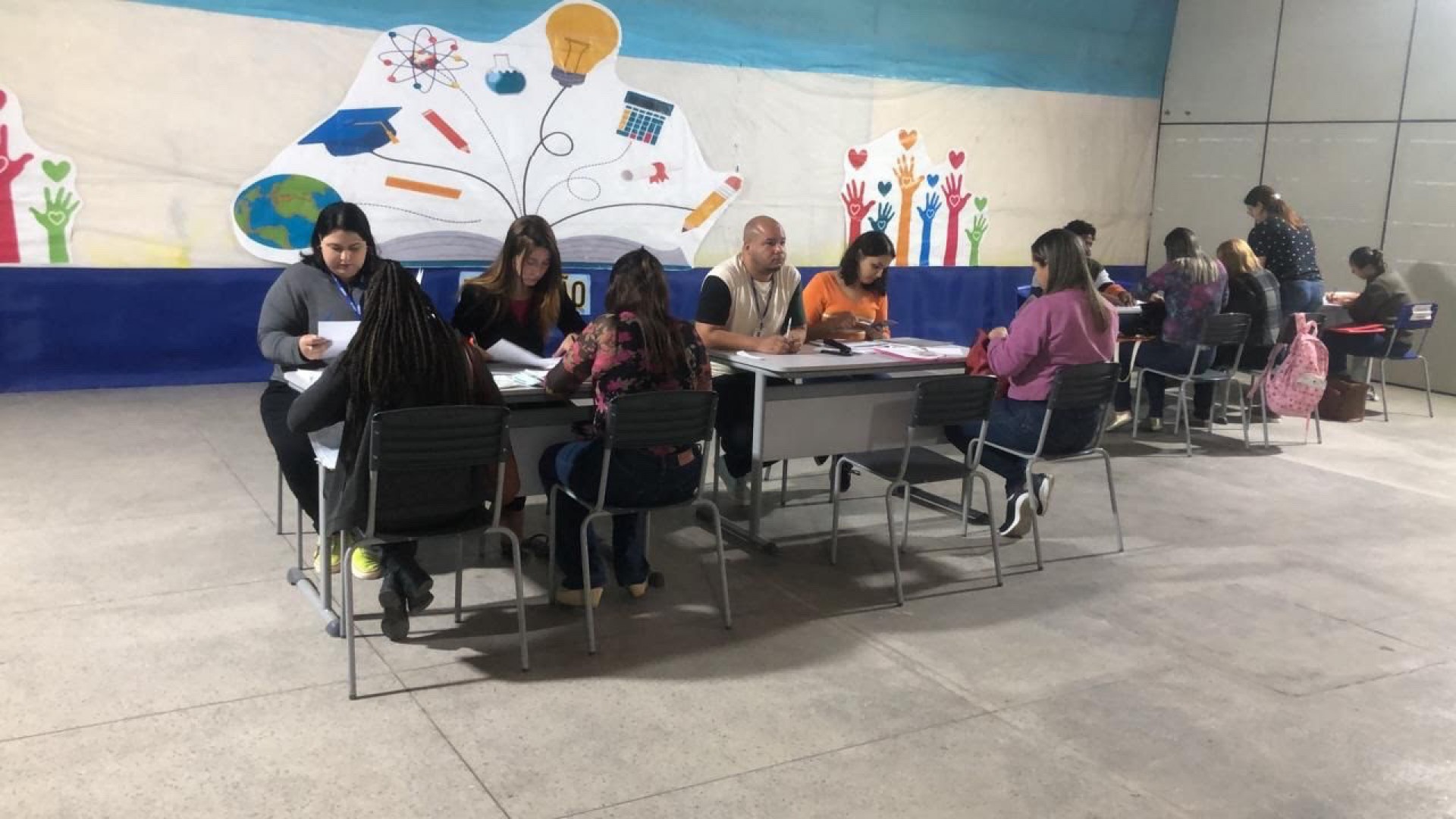 Os 52 primeiros convocados para o cargo de Professor Docente II devem comparecer à Secretaria Municipal de Educação.