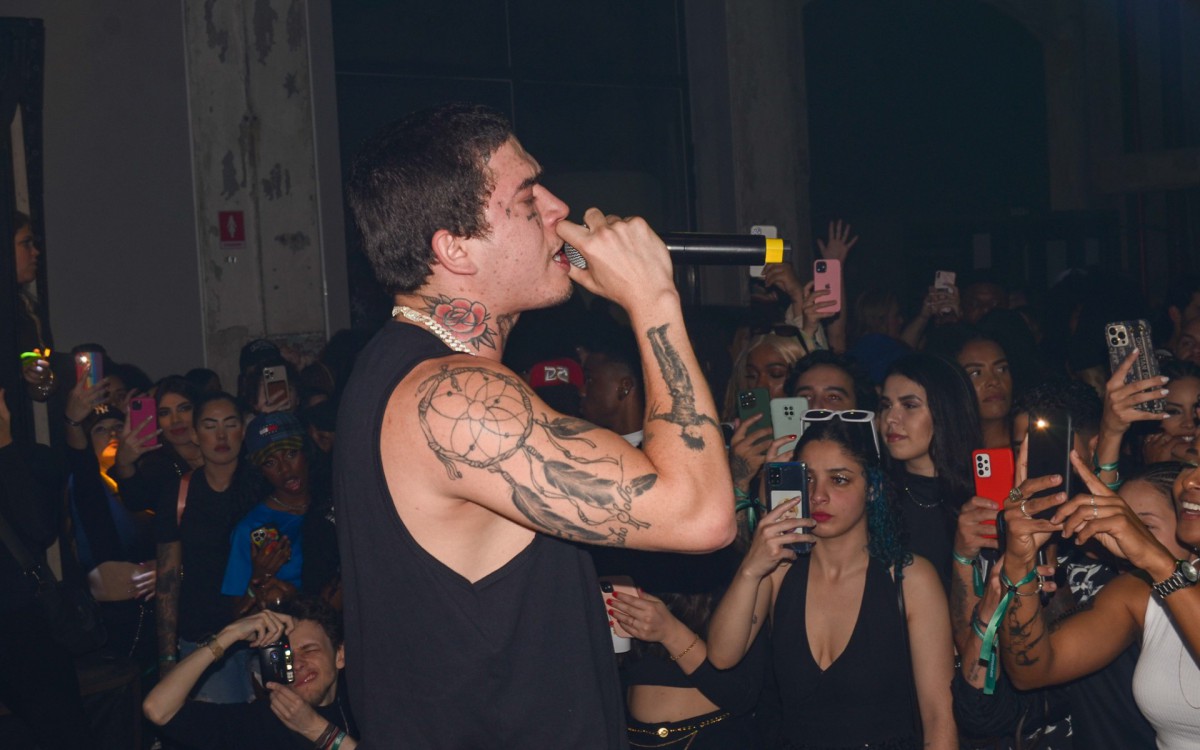 Whindersson Nunes se apresenta na festa do influenciador digital Isaias