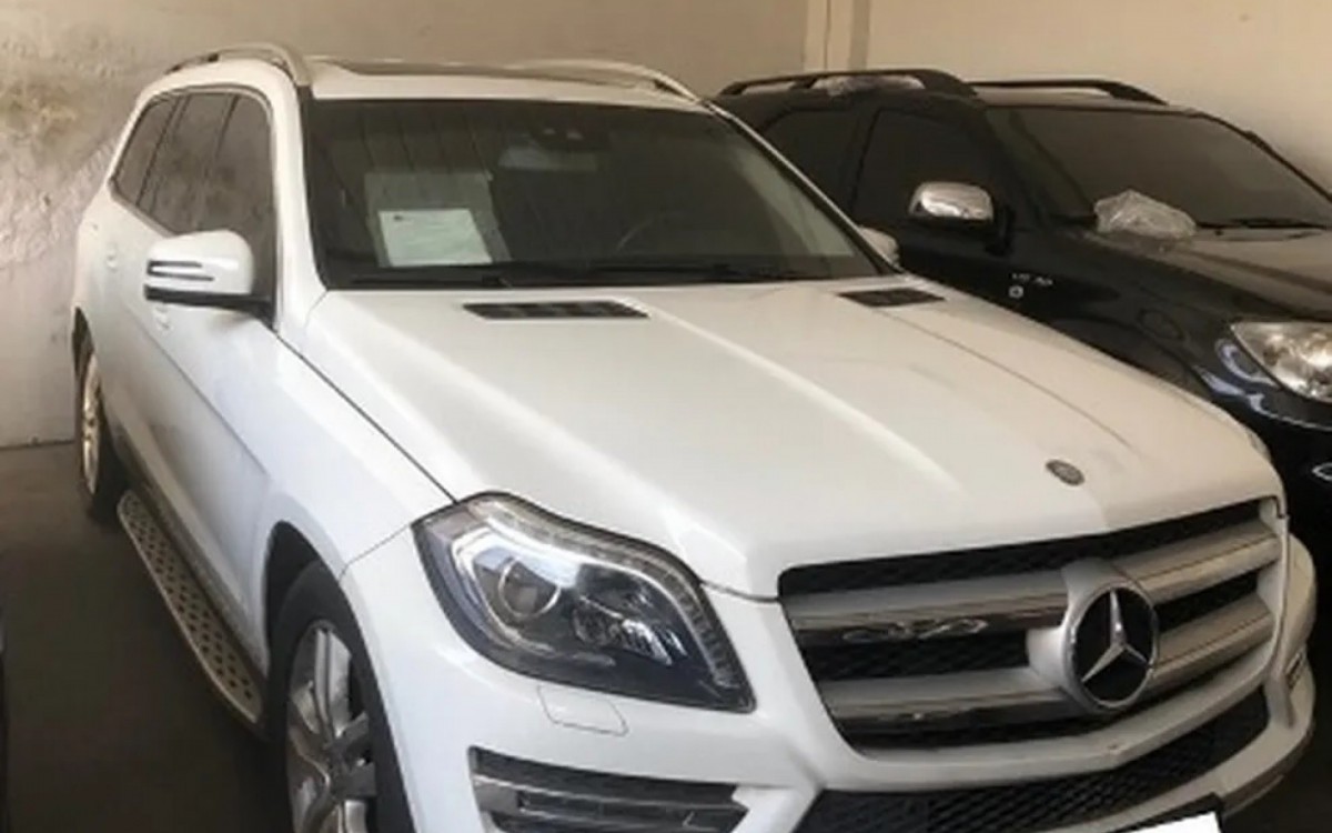 Modelo de luxo da marca Mercedes-Benz n&atilde;o recebeu lances 