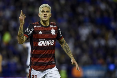 Após marcar três pelo Flamengo na Libertadores, Pedro se emociona: 'Sonho de criança'