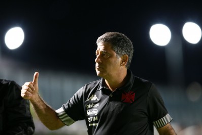 Emílio Faro comemora vitória sobre o Guarani e projeta acesso: 'Vamos colocar o Vasco na Série A'