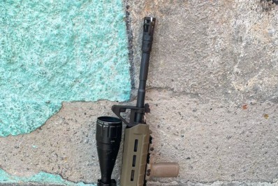 PM prende criminoso com fuzil que seria segurança do líder do tráfico do Gogó da Ema, em Belford Roxo