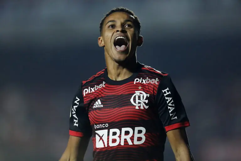 Ex-BBB é anunciado como novo jogador do Flamengo