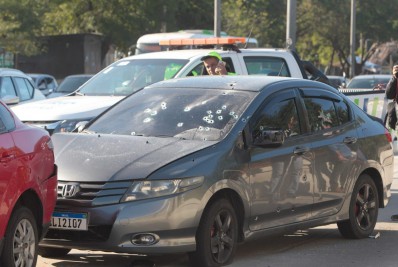 PM e mais duas pessoas ficam feridas durante tentativa de assalto na Avenida Brasil