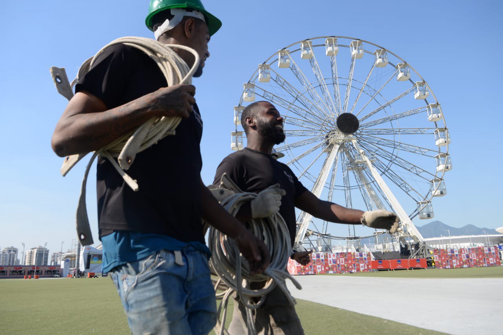 Funcionários preparam a Cidade do Rock para o festival que começa nesta sexta-feira - Sandro Vox / Agência O Dia