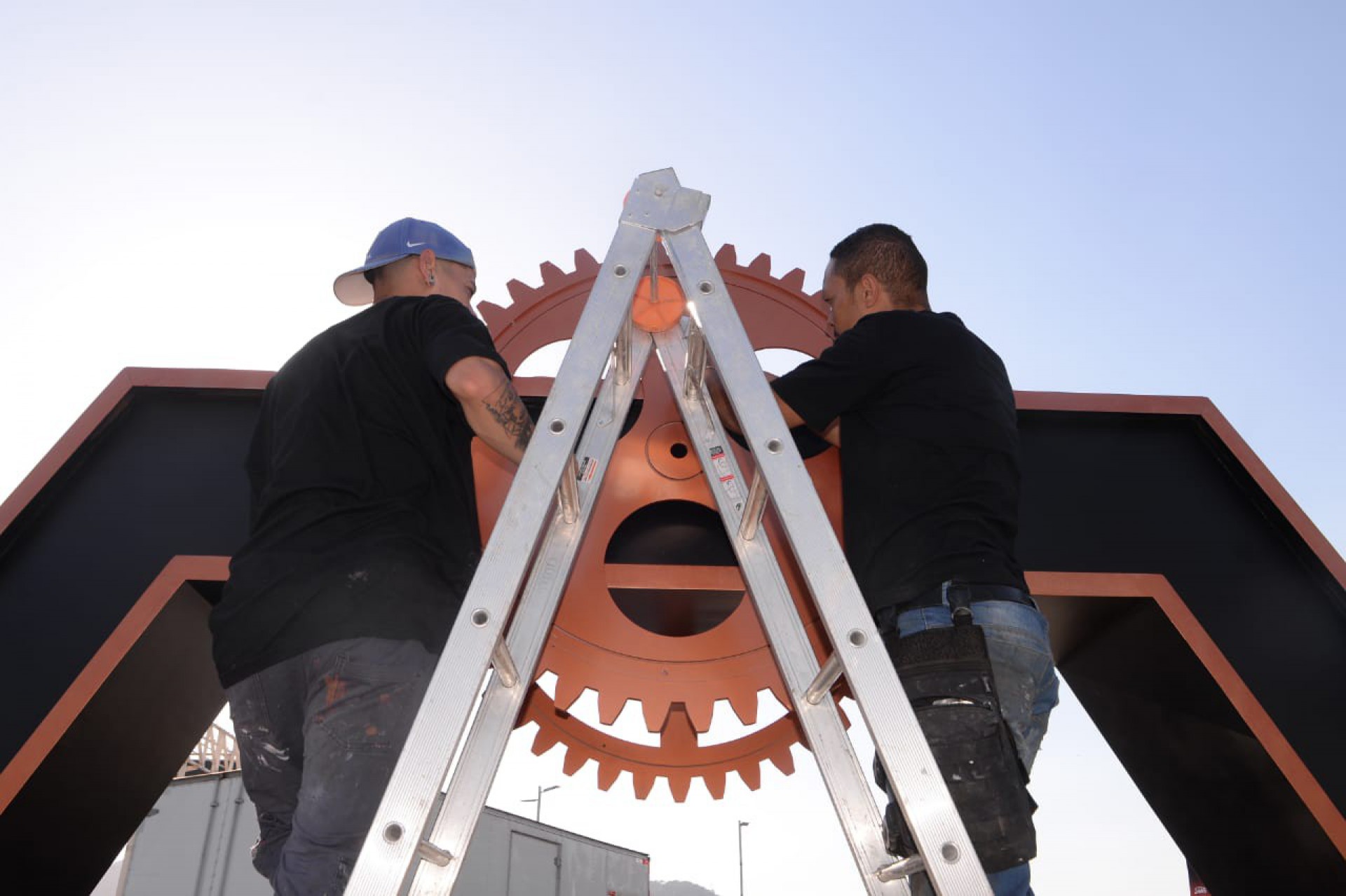 Funcionários preparam a Cidade do Rock para o festival que começa nesta sexta-feira - Sandro Vox / Agência O Dia