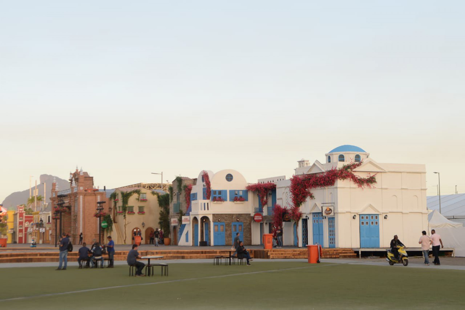 Entardecer na Cidade do Rock, que se prepara para receber o Rock in Rio - Sandro Vox / Agência O Dia