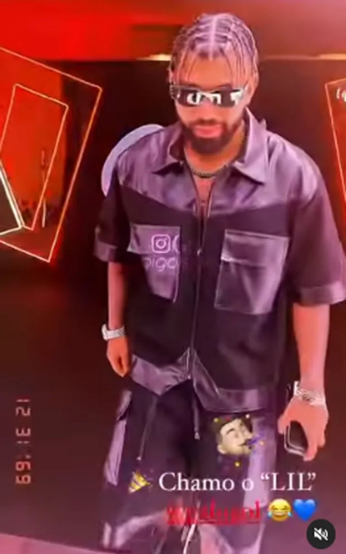 Gabigol chega todo estiloso a sua festa de anivers&aacute;rio