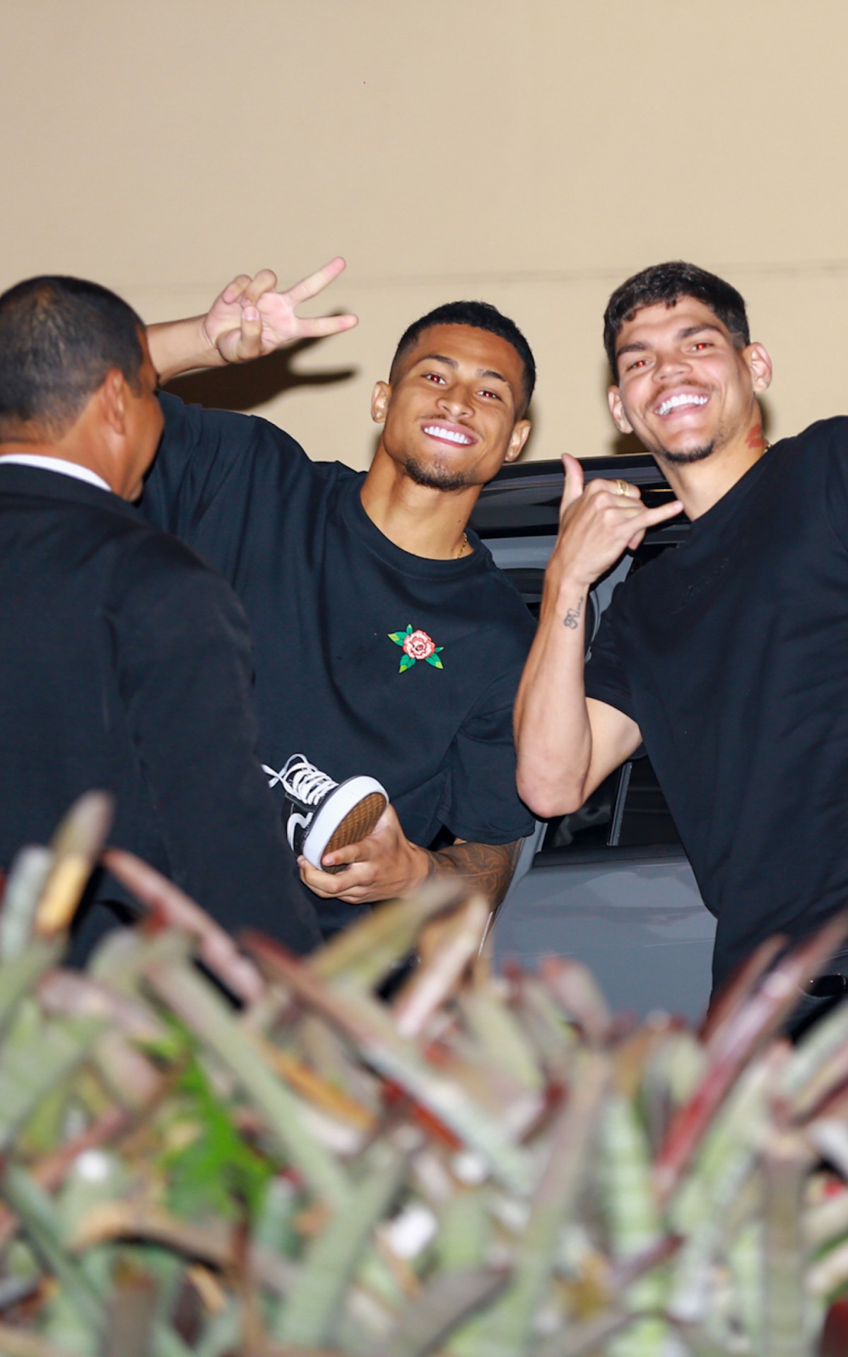 Jo&atilde;o Gomes e Ayrton Lucas