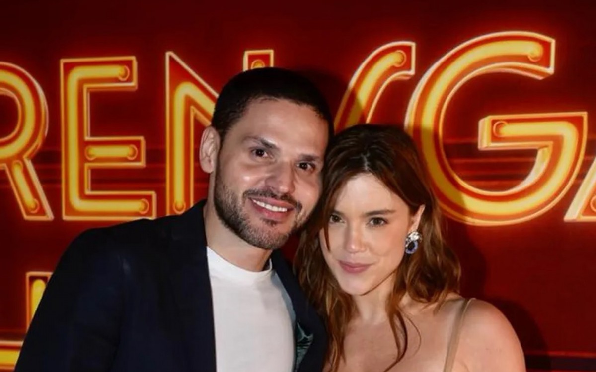 Alice Wegmann com o namorado, Dudu Borges 