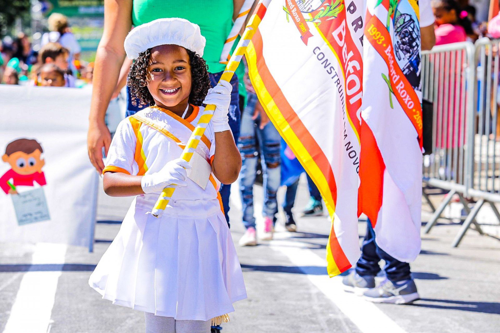A graciosidade da pequena aluna deu mais um charme ao desfile no Parque São José - Rafael Barreto / PMBR