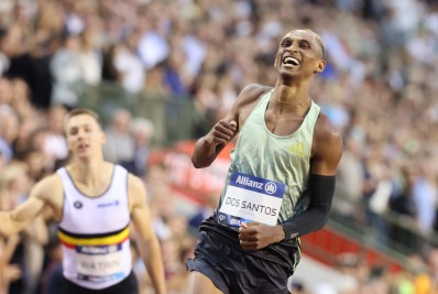 Alison dos Santos leva medalha de ouro nos 400m com barreiras em Bruxelas