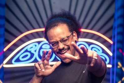 Ex-BBB João Luiz entra para o time de apresentadores do novo podcast do Spotify