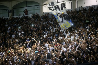 Em menos de cinco horas, torcida do Vasco esgota ingressos para jogo contra o Novorizontino