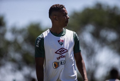 Após quase três meses, David Braz pode ser titular do Fluminense contra o Athletico-PR