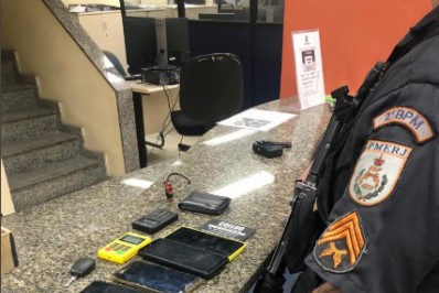 PM prende quatro suspeitos por roubo na Praia de Botafogo