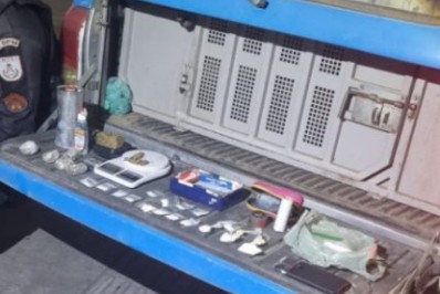 PM prende acusado de tráfico de drogas e apreende entorpecentes em Cabo Frio