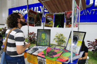 Praça Ulysses Guimarães, em Caxias, recebe exposição temporária