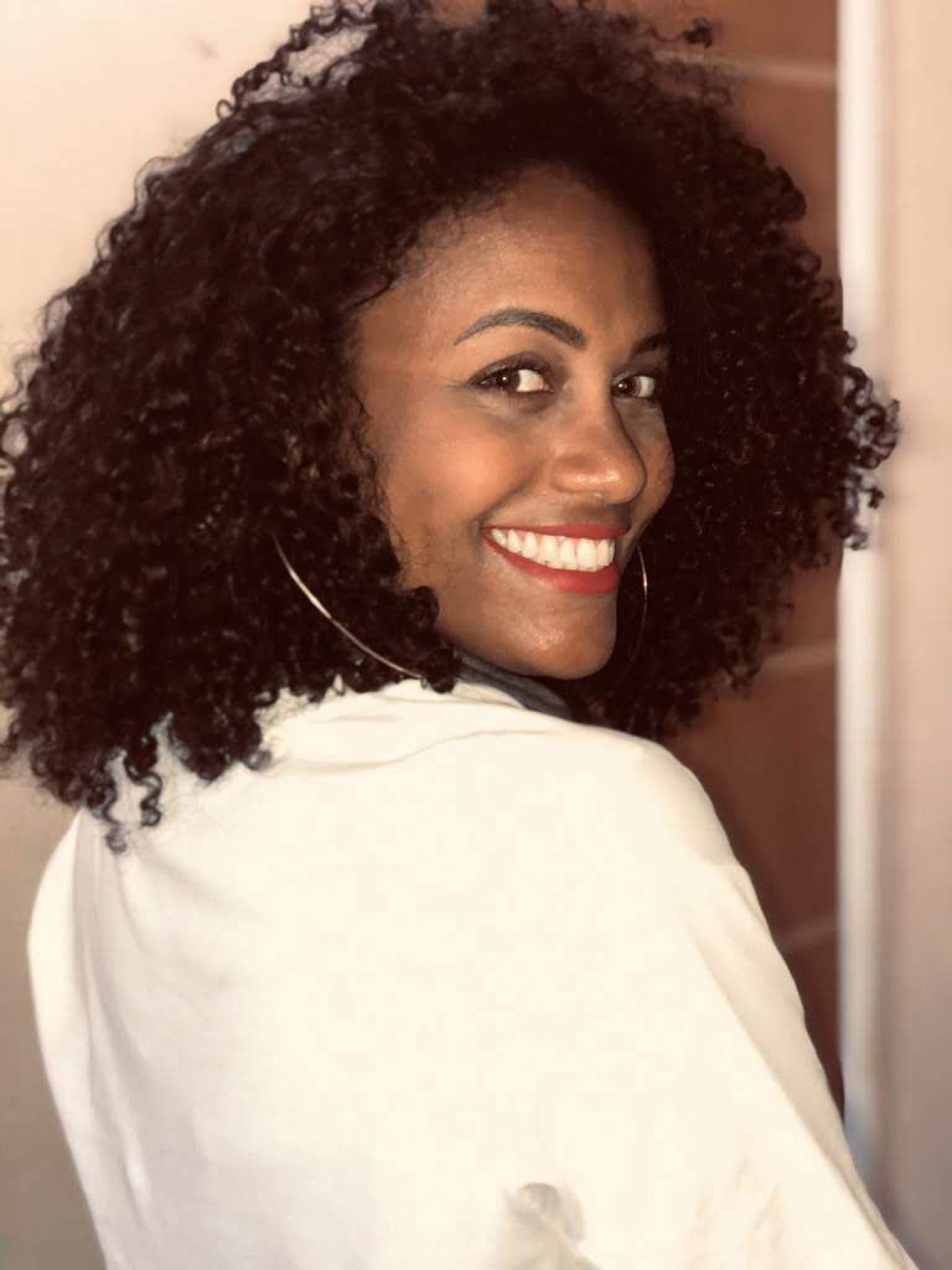 Bianca Medeiros, de 29 anos, confessa que est&aacute; alheia &agrave; campanha eleitoral este ano e que ainda est&aacute; decidindo em quem votar.  - Divulga&ccedil;&atilde;o