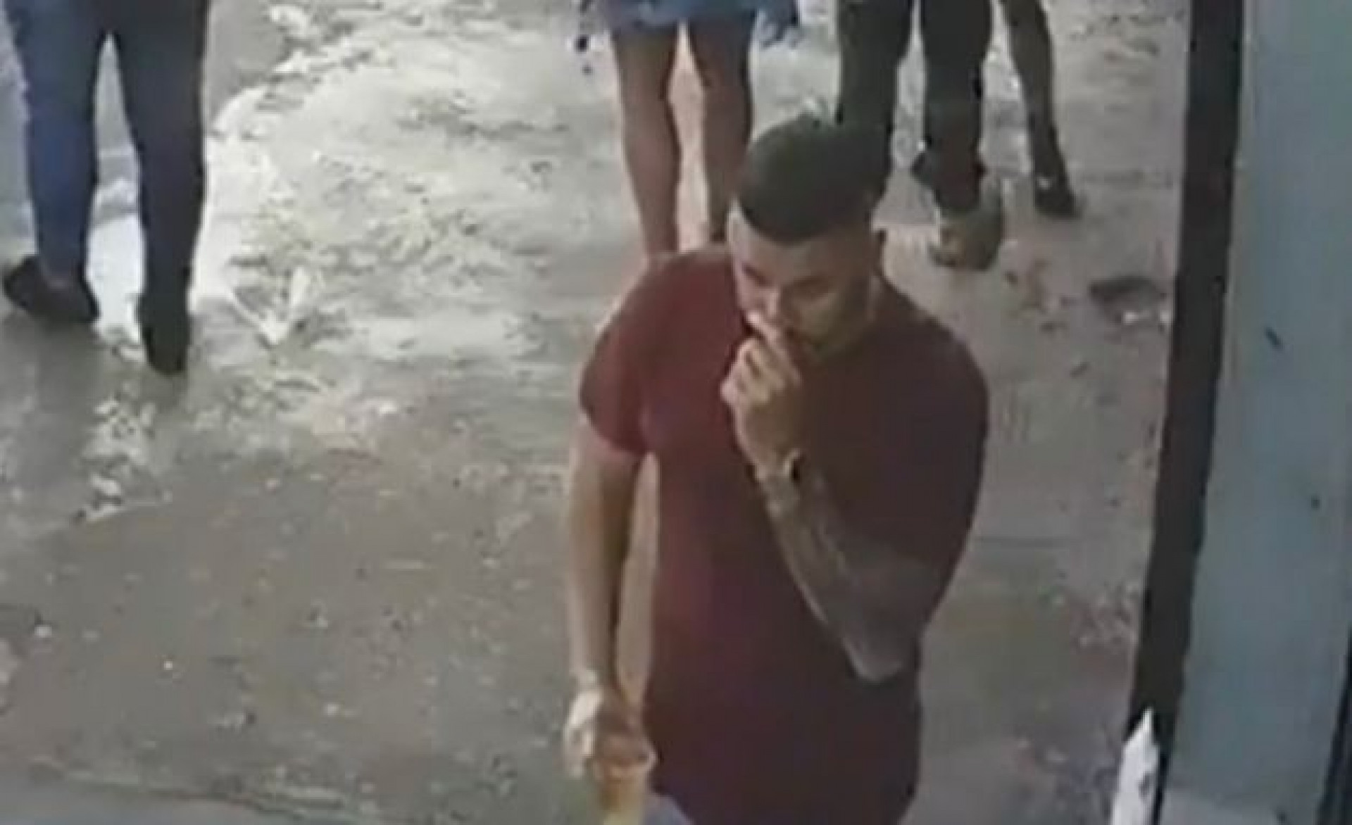 Playboy da Curicida fugiu pela porta da frente de uma boate na Zona Oeste do Rio, durante cerco policial