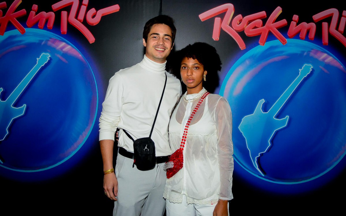 Danilo Mesquita e namorada