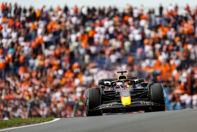 Verstappen garante pole no fim do treino e faz festa da torcida no GP da Holanda