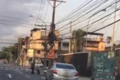 Mulher é baleada durante assalto em Benfica