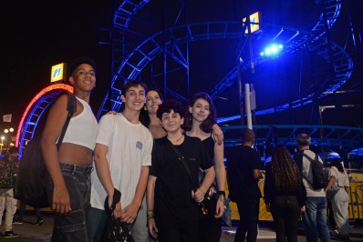 Brinquedos radicais conquistam família no Rock in Rio: 'Valeu a pena'