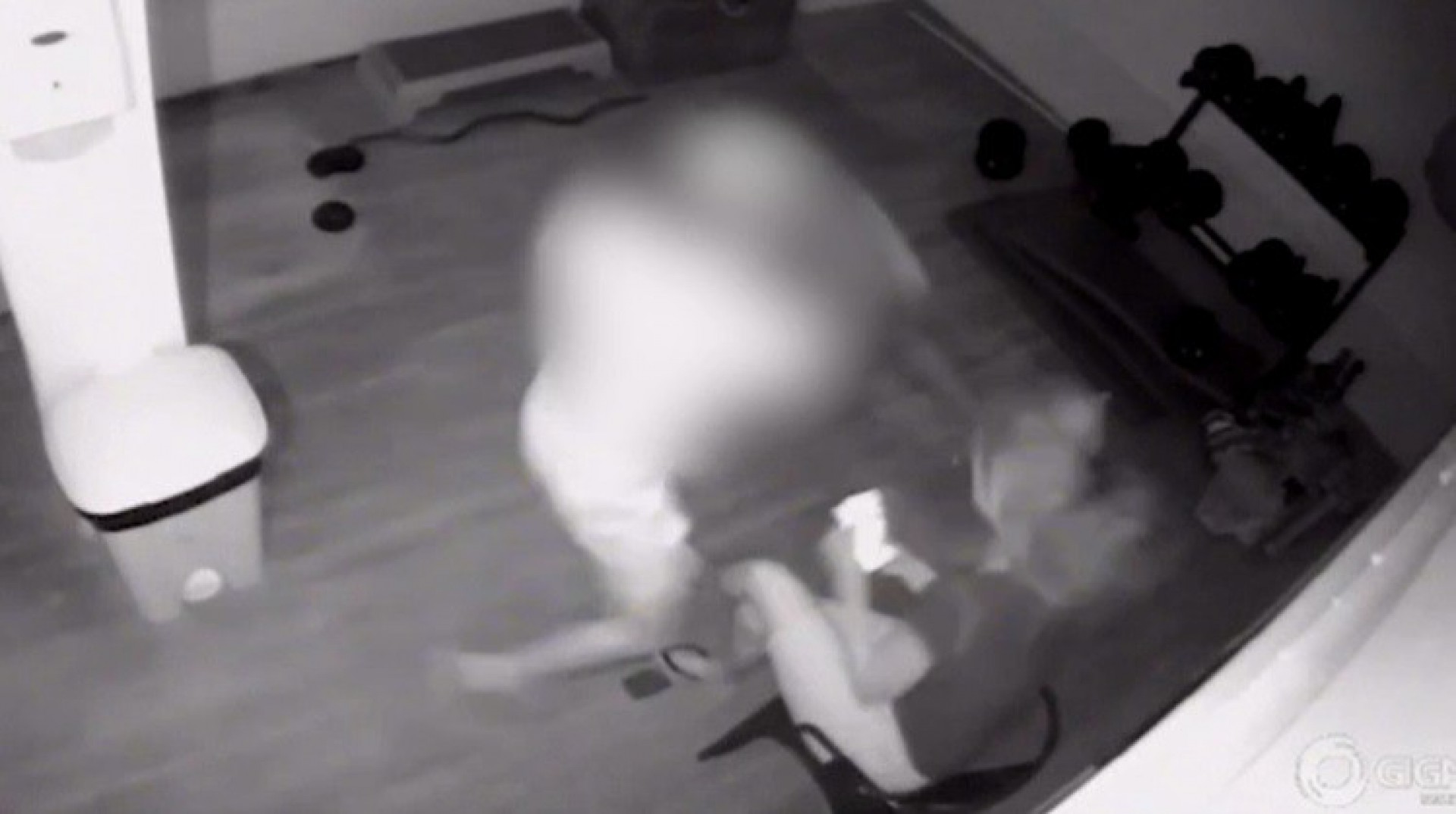 Homem d&aacute; tapa no rosto de s&iacute;ndica em condom&iacute;nio na Barra da Tijuca