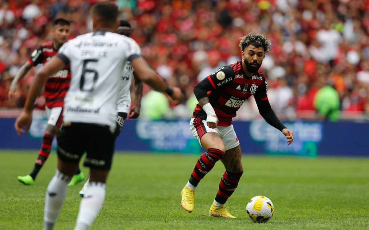 Gabriel fez um gol e recebeu cart&atilde;o vermelho em seu jogo de n&uacute;mero 200 com a camisa do Flamengo