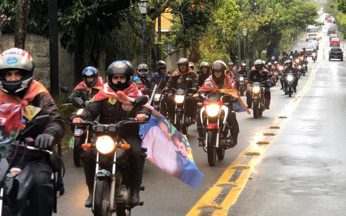 Carreata simult&acirc;nea em apoio &agrave; Cl&aacute;udio Castro (PL) aconteceu em v&aacute;rias regi&otilde;es do Rio de Janeiro.