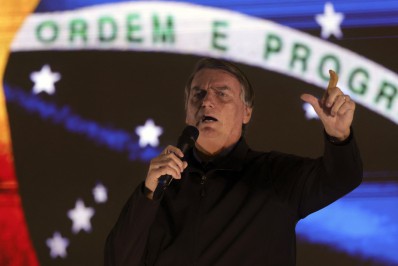 Bolsonaro domina atos, presidenciáveis tentam resgatar verde e amarelo