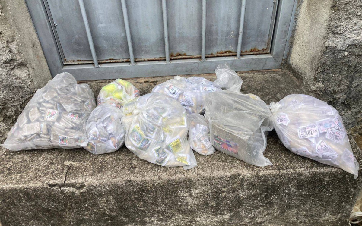 Drogas apreendidas durante operação no Complexo do Chapadão - Divulgação/PMERJ