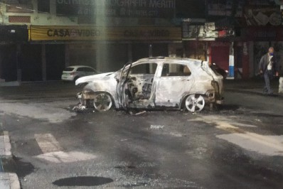 Criminosos explodem agências bancárias em São João de Meriti