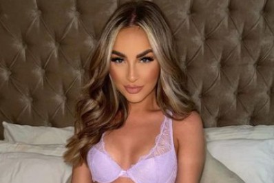 Curtida em foto de estrela de reality show teria gerado briga pública entre jogador do Manchester City e esposa