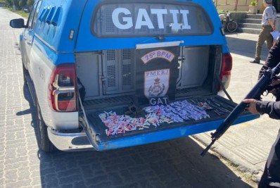 Elemento é preso com drogas e arma em Araruama