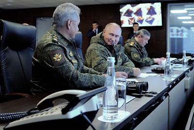 Putin acompanha exercício militar em parceria com a China e reforça aliança