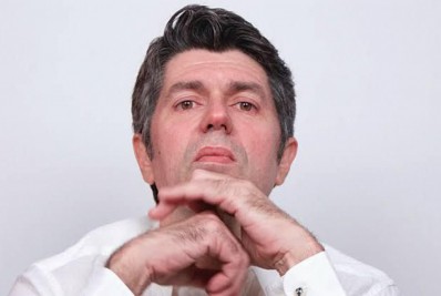 Leoni faz show gratuito na Feira Literária de Vassouras