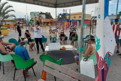 Realidade virtual e cinema na praça garantem a diversão dos moradores de Belford Roxo