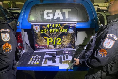 PM prende suspeitos de pertencer ao tráfico de drogas em Cabo Frio