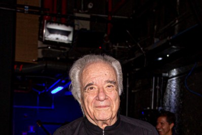 João Carlos Martins tem previsão de alta depois de passar por cirurgia