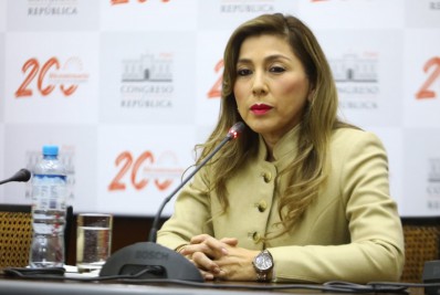 Presidente do Congresso do Peru, Lady Camones, é destituída por maioria dos votos