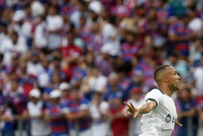 Marçal comemora vitória do Botafogo sobre o Fortaleza: 'Time difícil, estádio difícil'