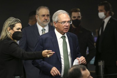 Guedes teme que solução sobre o piso da enfermagem caia na 'conta' da União