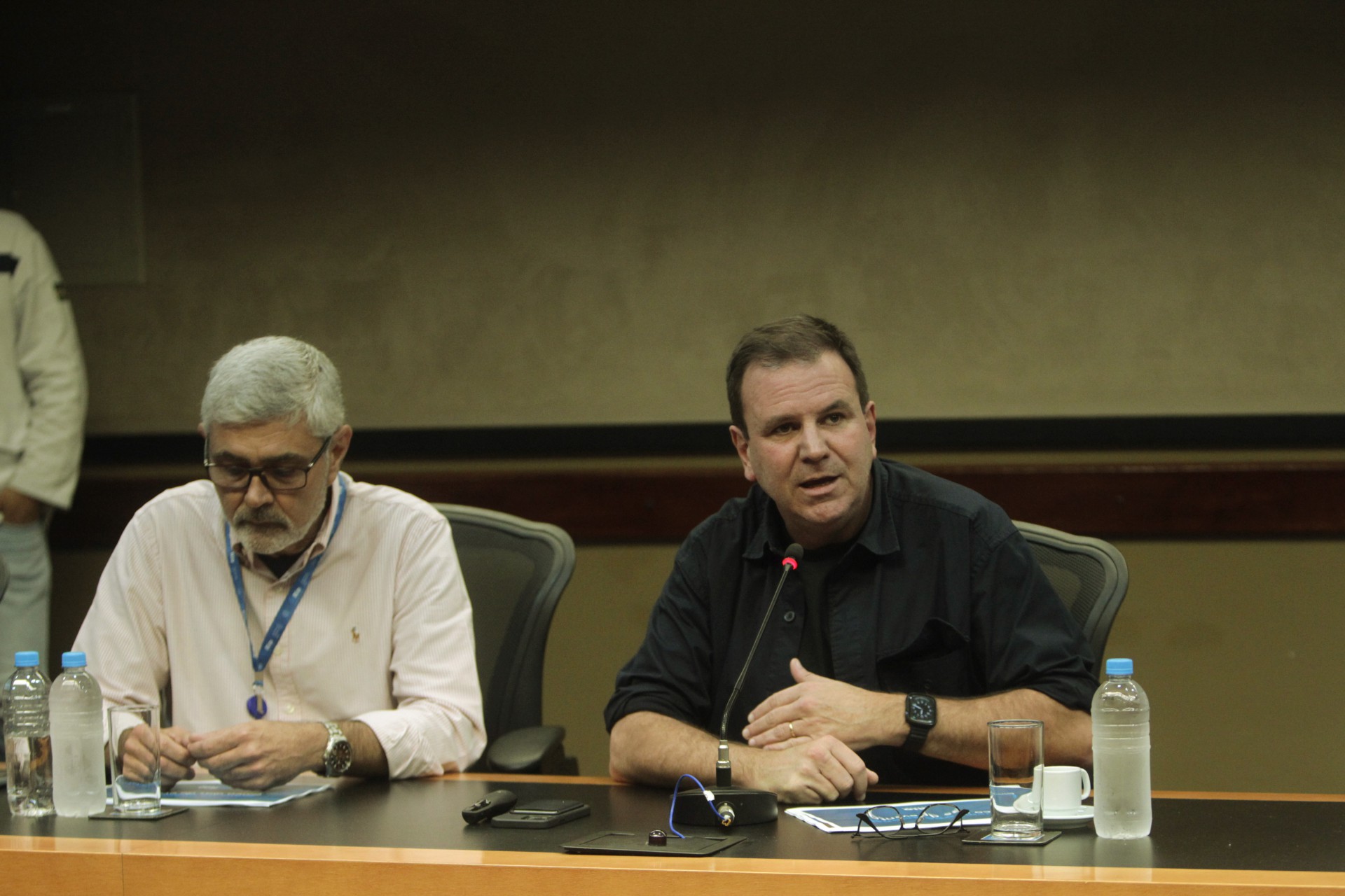 Prefeito Eduardo Paes e Joaquim Dinis, presidente da CET-Rio, explicaram o plano operacional durante a coletiva - Reginaldo Pimenta / Agencia O Dia