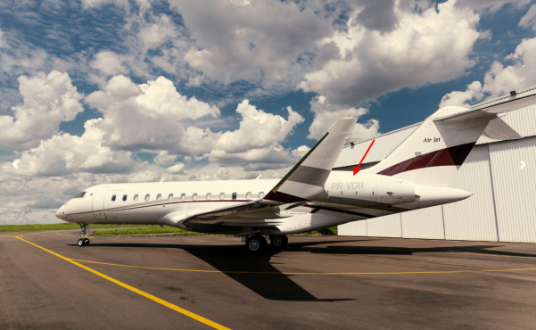 Imagem do mesmo avi&atilde;o no site da empresa Air Jet T&aacute;xi A&eacute;reo LTDA. - Reprodu&ccedil;&atilde;o